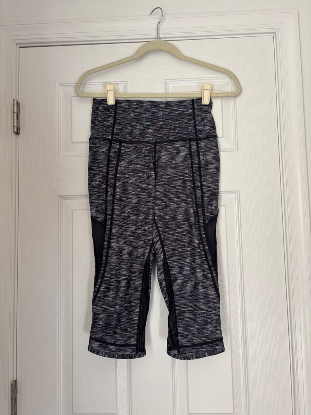 Lululemon Gray Space-Dye Active Capri Pants